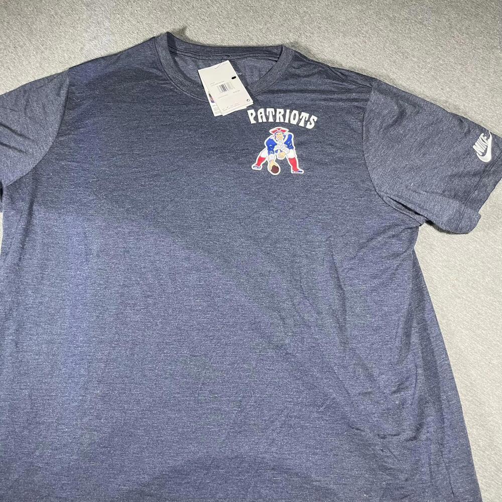 NWT New England Patriots Mens Medium 1960 Throwback Nike Embroidered Logo TShirt